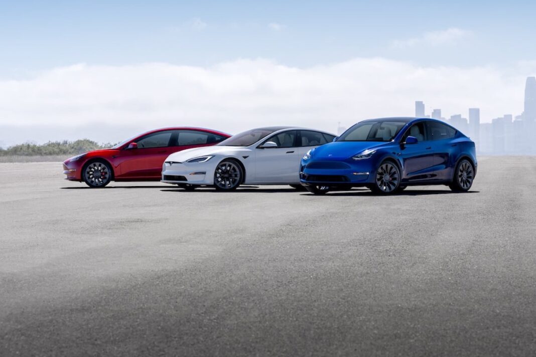 découvrez les dernières tendances sur la chute des prix des tesla d'occasion. analysez les raisons derrière cette baisse et trouvez la voiture électrique de vos rêves à un prix abordable.