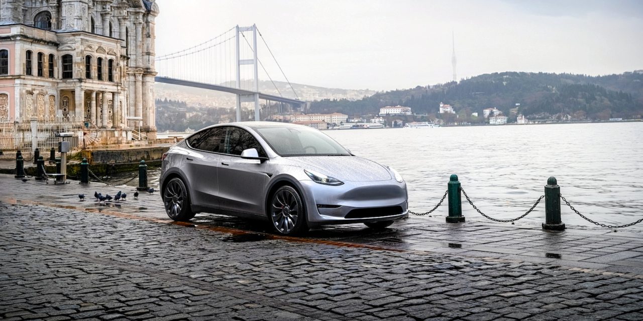 découvrez comment tesla traverse une période difficile en europe, face aux défis de la concurrence, des régulations et des attentes des consommateurs. explorez les impacts de cette crise sur l'avenir de la marque et ses stratégies pour maintenir sa position sur le marché.
