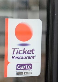 découvrez tout ce qu'il faut savoir sur les tickets restaurant, l'assurance auto et les infos financières pour optimiser votre quotidien et mieux gérer vos finances.