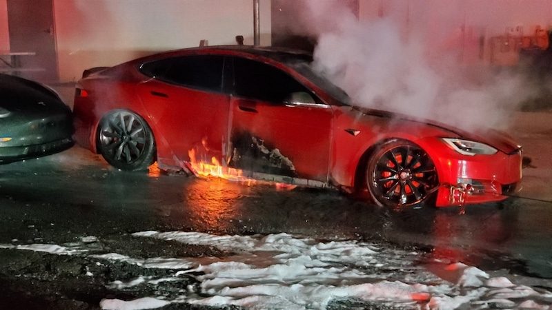 découvrez l'univers fascinant de la tesla ados feu, un véhicule électrique alliant performance, design et technologie de pointe. plongez dans l'expérience de conduite unique offerte par cette voiture haut de gamme, conçue pour les jeunes conducteurs passionnés d'innovation. ne manquez pas les dernières tendances et actualités autour de ce modèle emblématique !