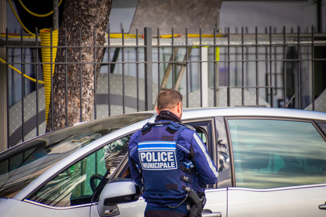 découvrez les risques et conséquences de la conduite sans assurance en france. informez-vous sur les sanctions, les recours possibles et l'importance de se prémunir contre les imprévus routiers.