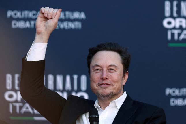 découvrez les prévisions d'elon musk concernant des mois difficiles à venir pour tesla. quelles sont les implications pour l'avenir de l'entreprise et ses investisseurs ?