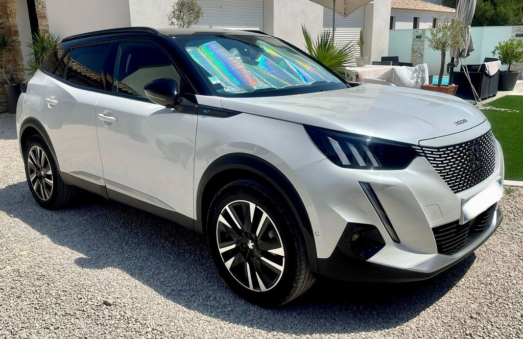 découvrez les suv séduisants qui allient style et confort, tout en passant en revue leurs imperfections. explorez des modèles populaires, les points forts et les faiblesses pour faire le meilleur choix selon vos besoins.