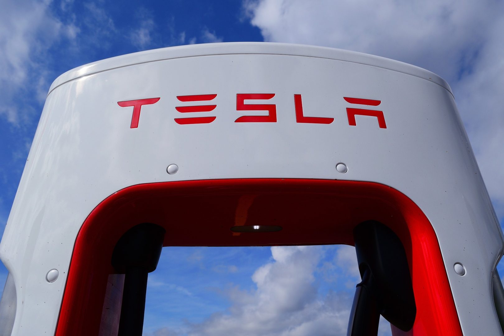 découvrez les dernières tendances du marché automobile, y compris le déclin récent de tesla. analysez les facteurs clés influençant l'industrie et explorez comment ces évolutions affectent les consommateurs et les fabricants.
