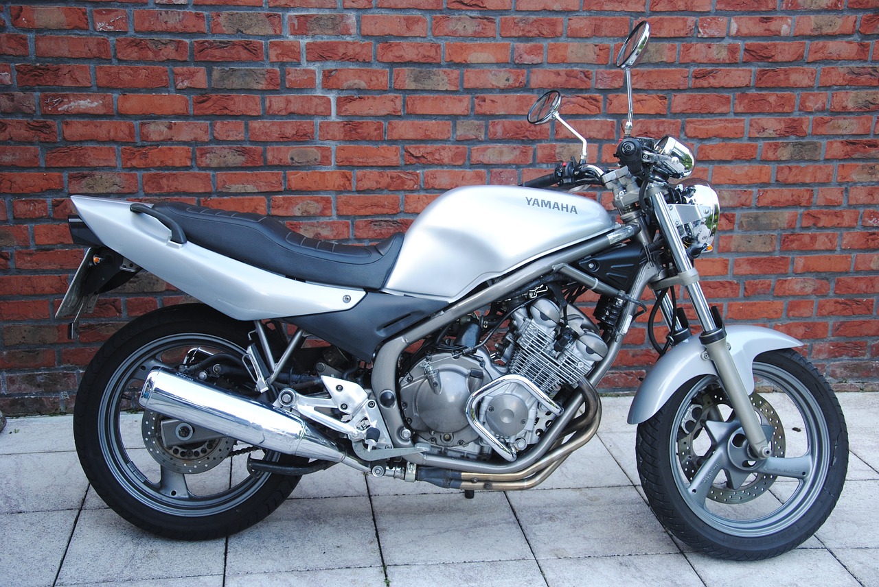 découvrez notre large sélection de motos à vendre, incluant des modèles neufs et d'occasion. profitez de prix compétitifs et de conseils d'experts pour choisir la moto qui vous convient le mieux. roulez avec style et sécurité grâce à nos offres exceptionnelles en matière de ventes de motos.