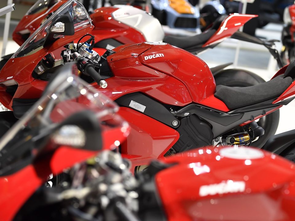 découvrez notre sélection exceptionnelle de motos à la vente. que vous soyez un passionné ou en quête de votre première moto, trouvez le modèle parfait qui répond à vos besoins et à votre style. profitez des meilleures offres et de conseils d'experts pour un achat en toute sérénité.