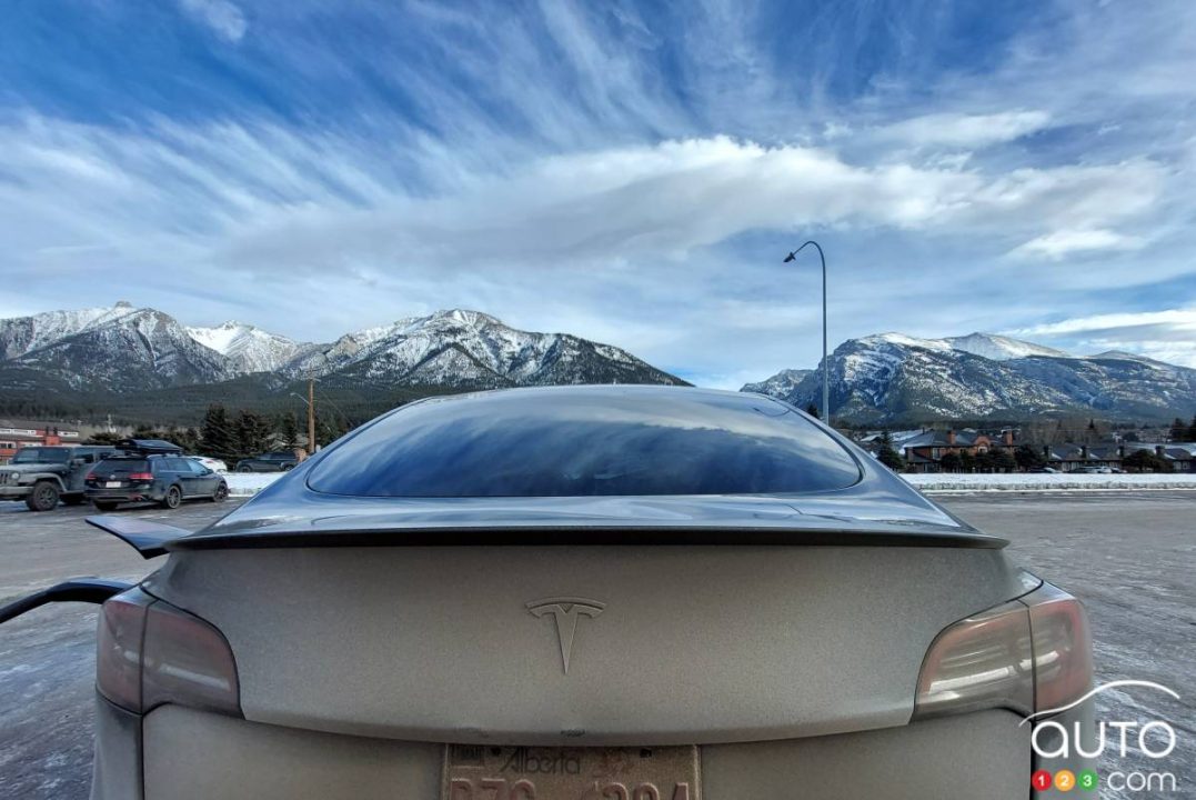 découvrez les récentes tendances des ventes de tesla à l'échelle mondiale, marquées par une chute significative, à l'exception d'un pays où la demande reste forte. analysez les facteurs sous-jacents de cette situation et explorez les implications pour l'avenir de la marque.