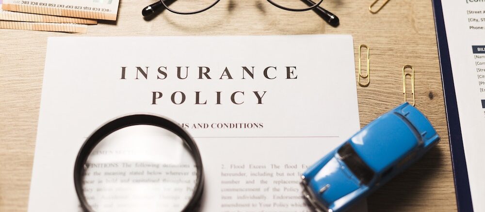 découvrez le système de bonus-malus en assurance auto : comment il fonctionne, son impact sur le montant de vos primes d'assurance et les astuces pour optimiser votre coefficient. protégez votre portefeuille tout en garantissant votre sécurité sur la route.
