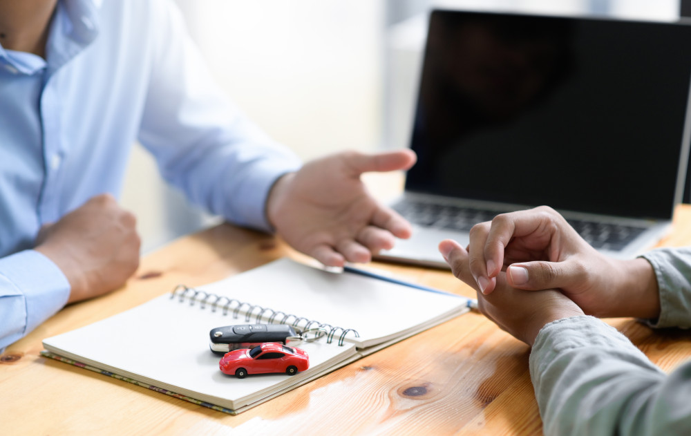 découvrez tout ce qu'il faut savoir sur le changement d'assurance auto : procédures, astuces pour économiser et conseils pour choisir la meilleure couverture adaptée à vos besoins.