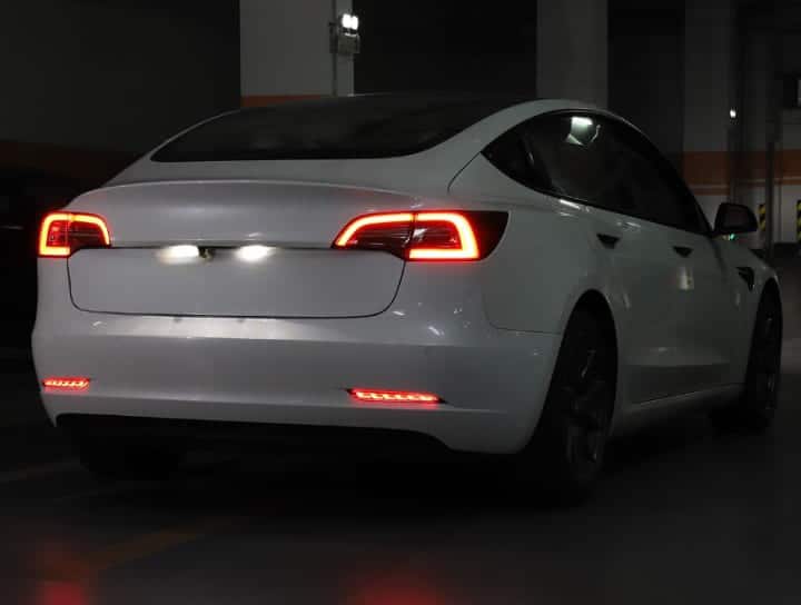 découvrez tout ce qu’il faut savoir sur les clignotants de la tesla model 3 : fonctionnement, entretien et astuces pour assurer votre sécurité et celle des autres sur la route.