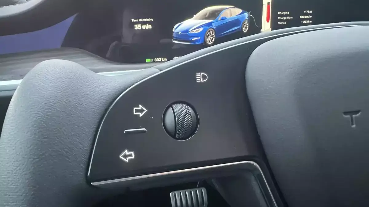 découvrez l’option clignotants pour tesla model 3 à 300€ : améliorez votre sécurité et personnalisez votre véhicule avec des clignotants modernes, performants et adaptés à votre tesla. profitez d’une installation facile et d’une fonctionnalité optimale.