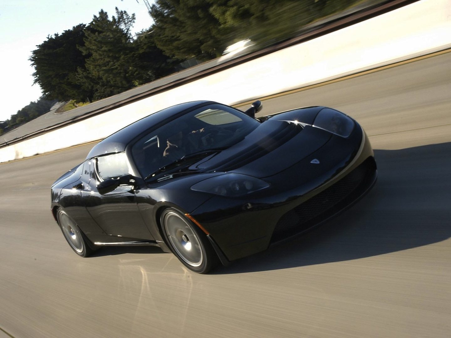 découvrez la technologie révolutionnaire du tesla roadster, alliant performance exceptionnelle, design futuriste et innovations écologiques. explorez ses caractéristiques avancées et son impact sur l'avenir de l'automobile.