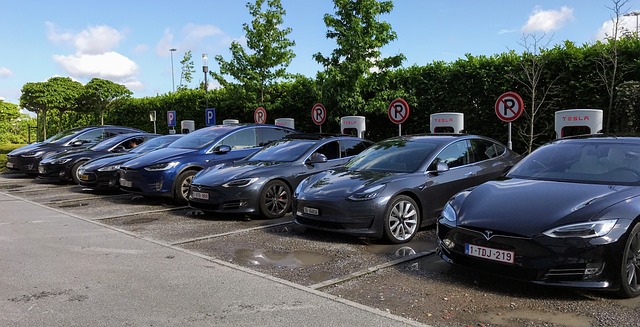 découvrez tout ce qu'il faut savoir sur les infractions routières impliquant les véhicules tesla : types d'infractions, législation spécifique, et conseils pour éviter les contraventions sur la route.