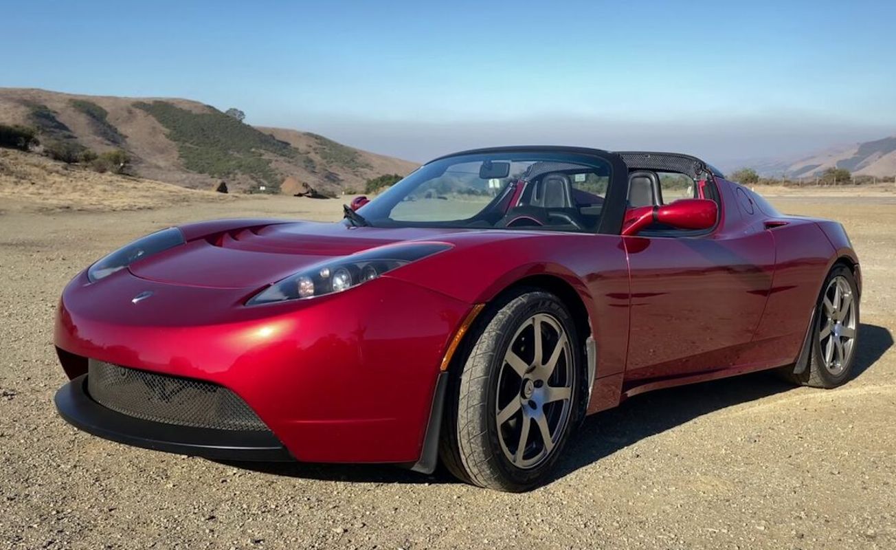 découvrez tout sur le lancement du nouveau tesla roadster : design révolutionnaire, performances électriques exceptionnelles et dernières actualités sur sa sortie. ne manquez rien de cette voiture sportive futuriste signée tesla !