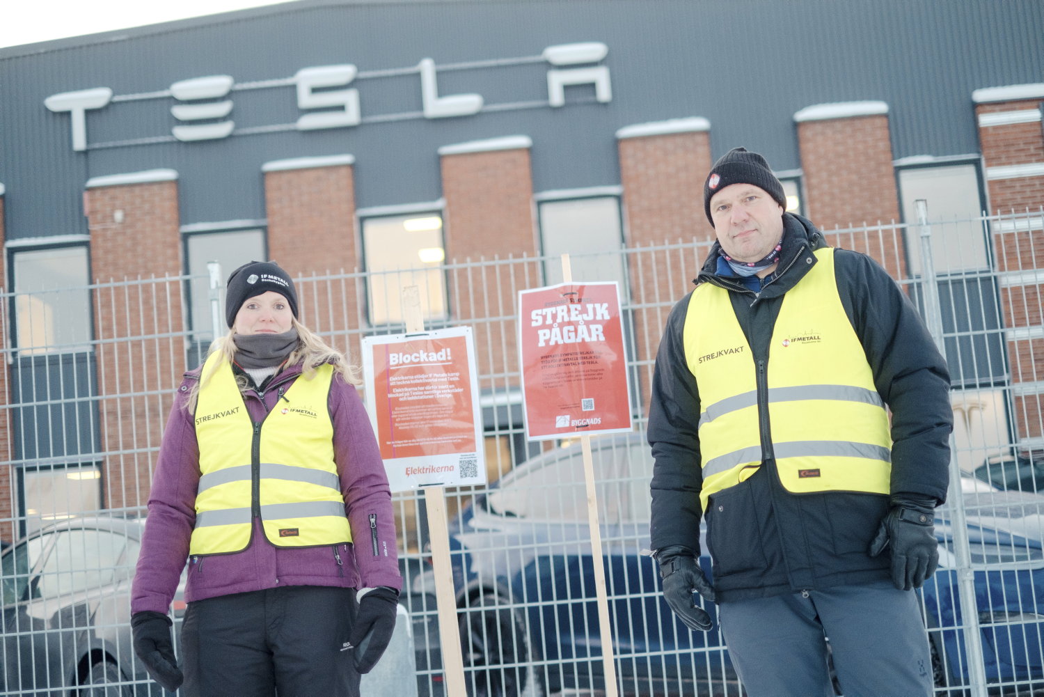 découvrez comment les luttes syndicales chez tesla en suède impactent les conditions de travail, la négociation collective et l’industrie automobile. analyse des enjeux, grèves et revendications des salariés.