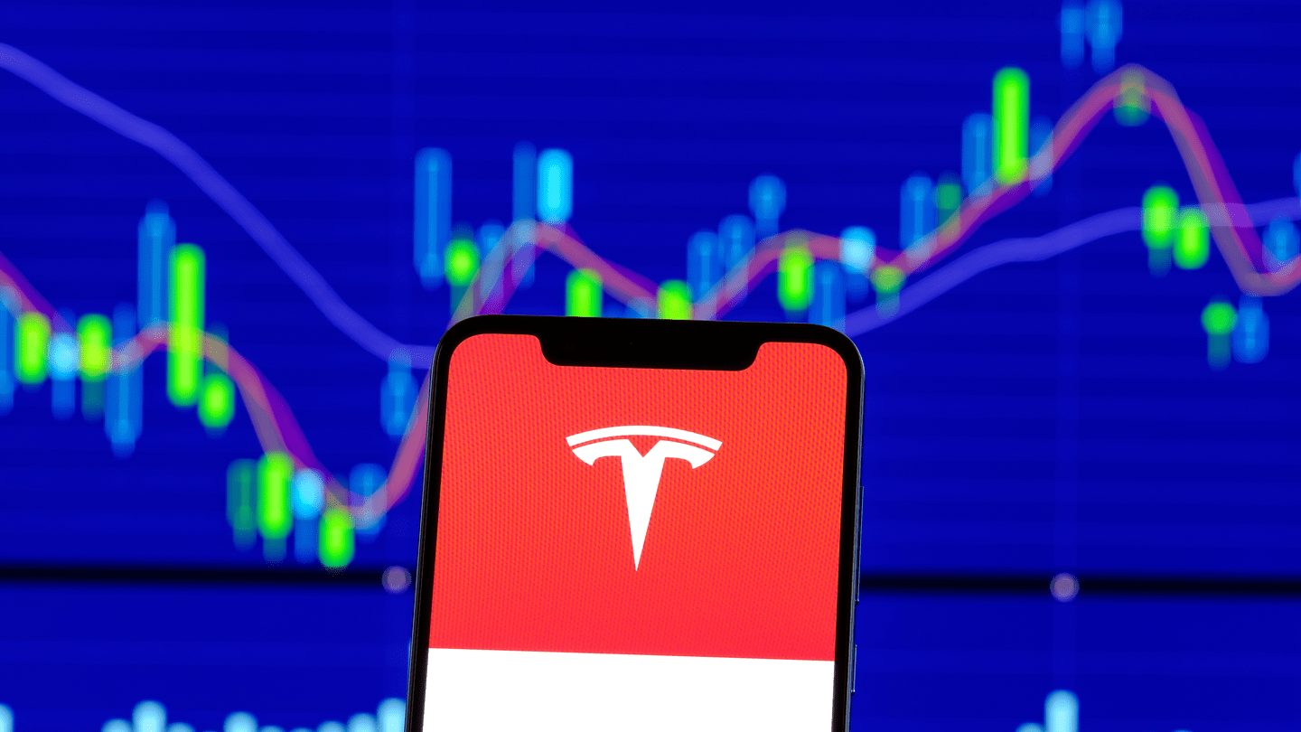 découvrez comment tesla enregistre un rebond de ses ventes, analysant les facteurs clés, les chiffres récents et l'impact sur le marché automobile en 2024.