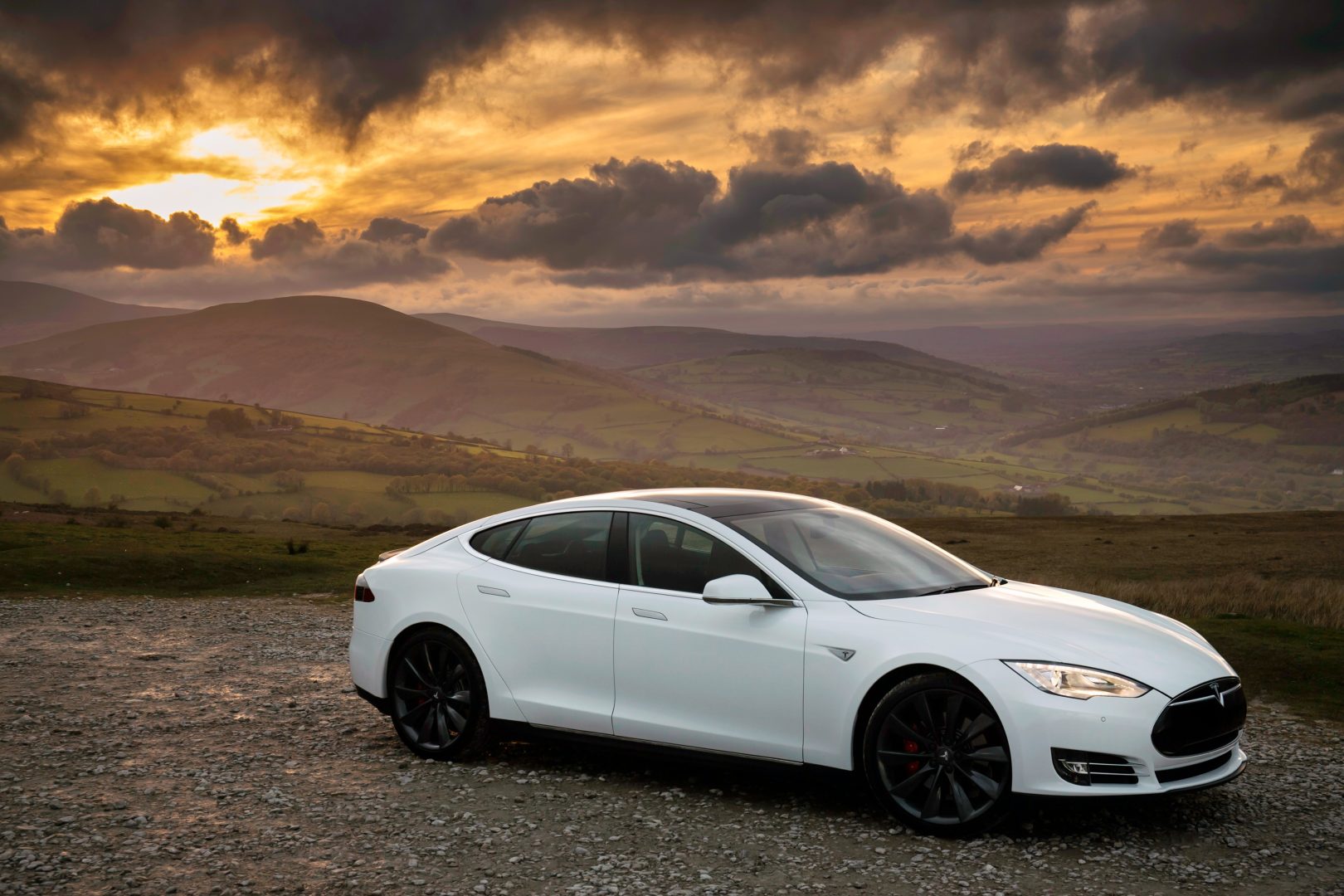 découvrez la nouvelle tesla à 25 000$: une voiture électrique abordable, innovante et performante, idéale pour accéder à la mobilité électrique sans compromis. préparez-vous à révolutionner votre conduite avec tesla!
