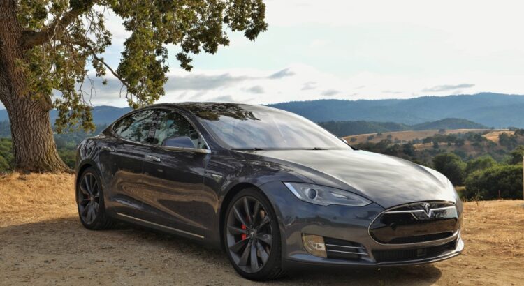 découvrez l'état typique de la batterie d'une tesla model s après 10 ans d'utilisation, son autonomie, ses performances et conseils pour prolonger sa durée de vie.