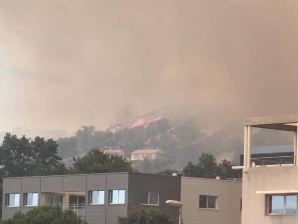 propriétaires de tesla aux pennes-mirabeau confrontés à un incendie : découvrez les détails de cet incident et les mesures prises.