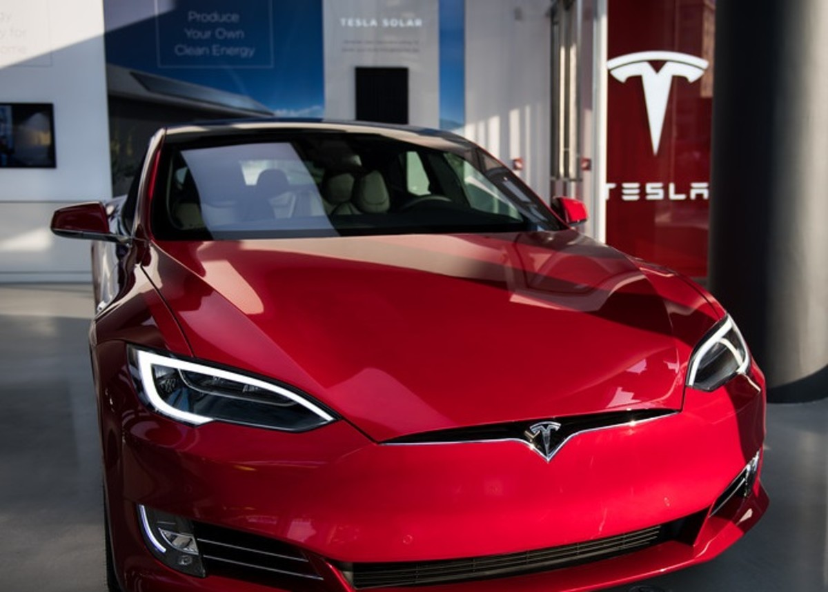 découvrez les raisons de la chute des actions tesla en chine et son impact sur le marché automobile local et mondial.