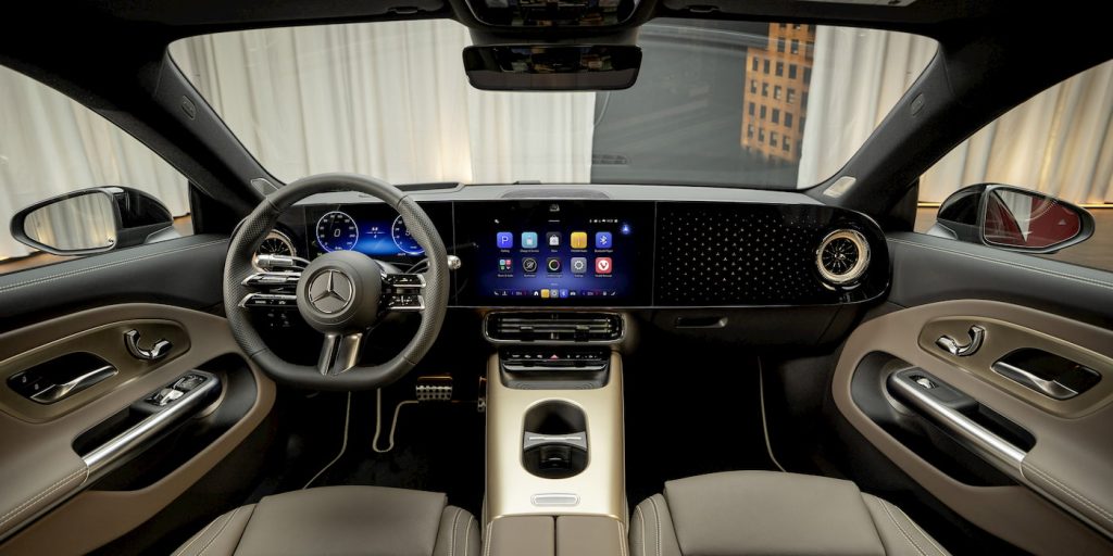 découvrez notre comparatif complet entre la mercedes cla électrique et la tesla model 3 après 600 km d'essai pour évaluer performance, autonomie et confort.