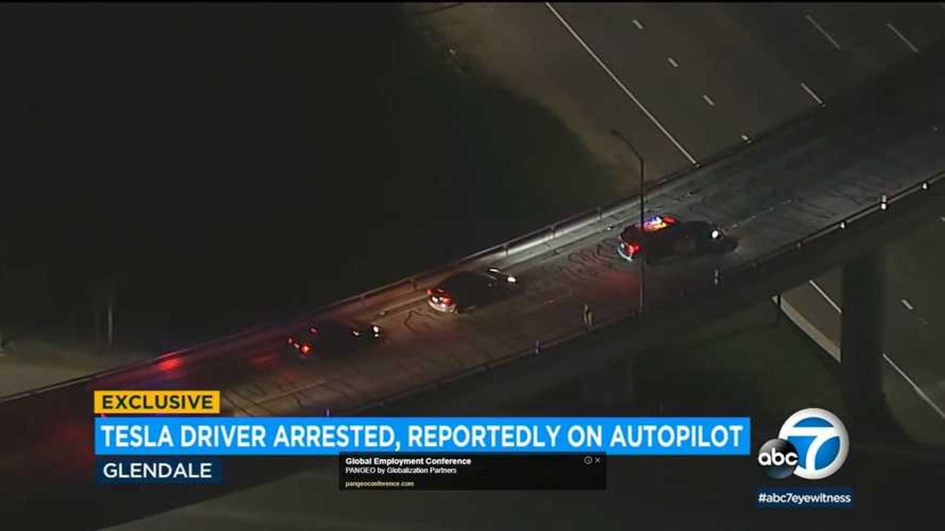 découvrez pourquoi tesla fait face à une possible interdiction à cause d'allégations trompeuses et quelles conséquences cela pourrait avoir pour la marque.