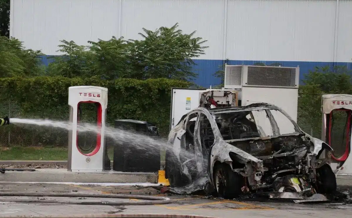 découvrez notre station de recharge équipée de superchargeurs tesla pour une recharge rapide et efficace de votre véhicule électrique.