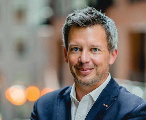 découvrez la nouvelle stratégie robotique de tesla, alliant innovation et technologie avancée pour révolutionner l'industrie.