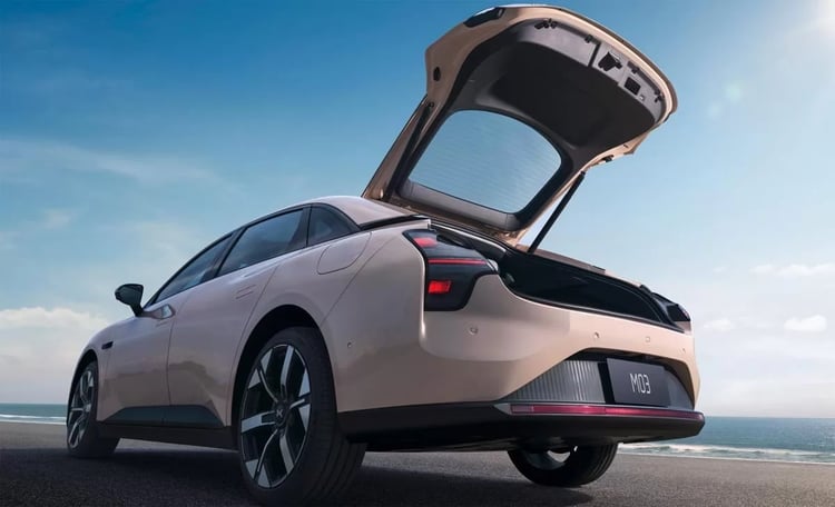 découvrez le cauchemar de la batterie tesla abandonnée à -36°c et les conséquences extrêmes du froid sur sa performance.