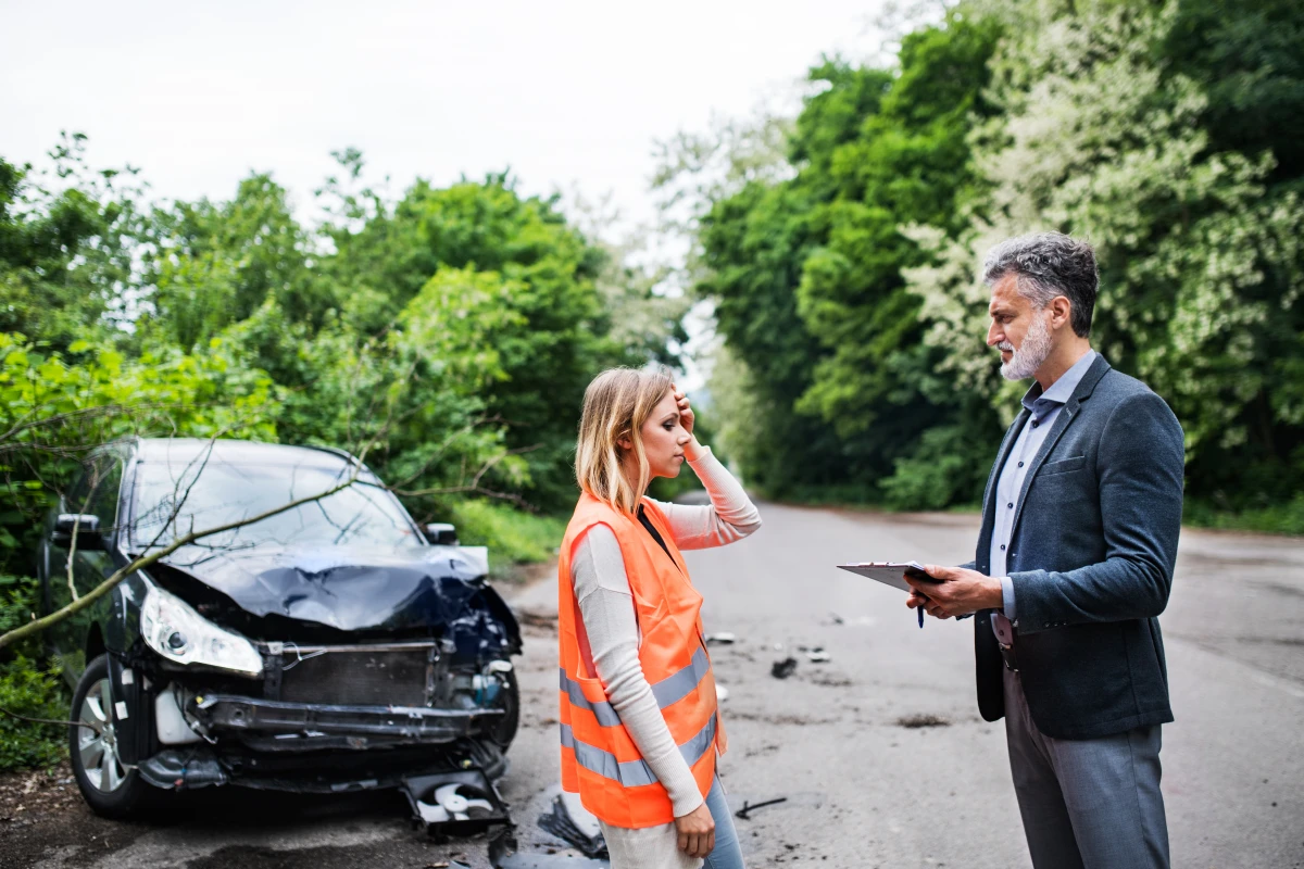 découvrez les défis et les coûts rencontrés par les jeunes conducteurs pour souscrire une assurance auto adaptée à leur profil.