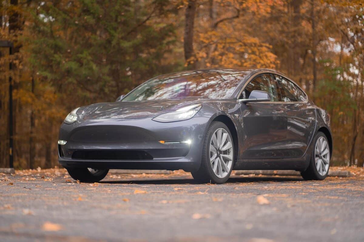 découvrez l'offre exceptionnelle sur la tesla model 3 2026, alliant performance, design innovant et technologies de pointe pour une expérience de conduite unique.