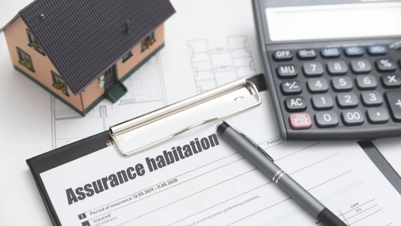 découvrez des astuces efficaces pour réduire votre prime d'assurance habitation et économiser tout en protégeant votre logement.