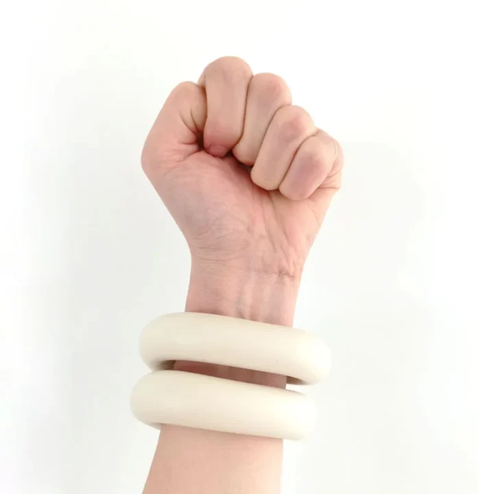 découvrez comment un bracelet connecté peut vous aider en musculation en surveillant votre fatigue pour optimiser vos performances et votre récupération.