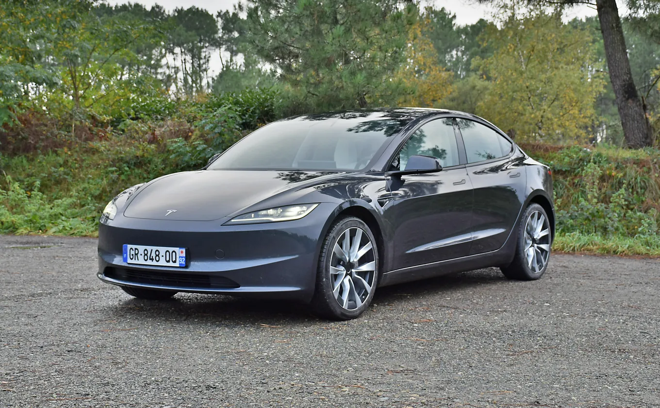 découvrez pourquoi byd affiche un bénéfice en recul malgré une année record et une avance significative sur tesla dans le secteur des véhicules électriques.