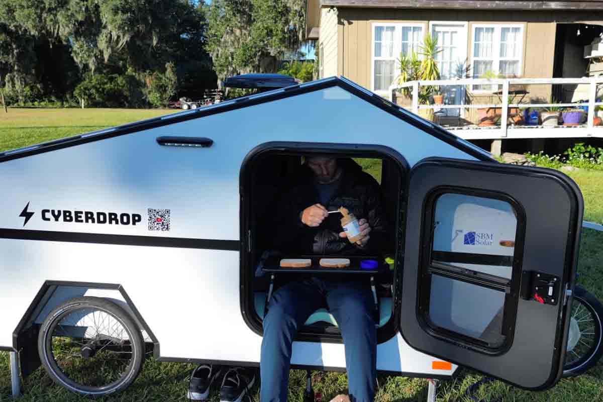 découvrez la remorque innovante tesla conçue spécialement pour le cybertruck, alliant design futuriste et technologies avancées pour une performance optimale.