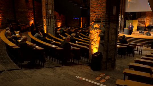 découvrez comment la tech verte suédoise fait preuve de résilience un an après northvolt, en innovant pour un avenir énergétique durable.