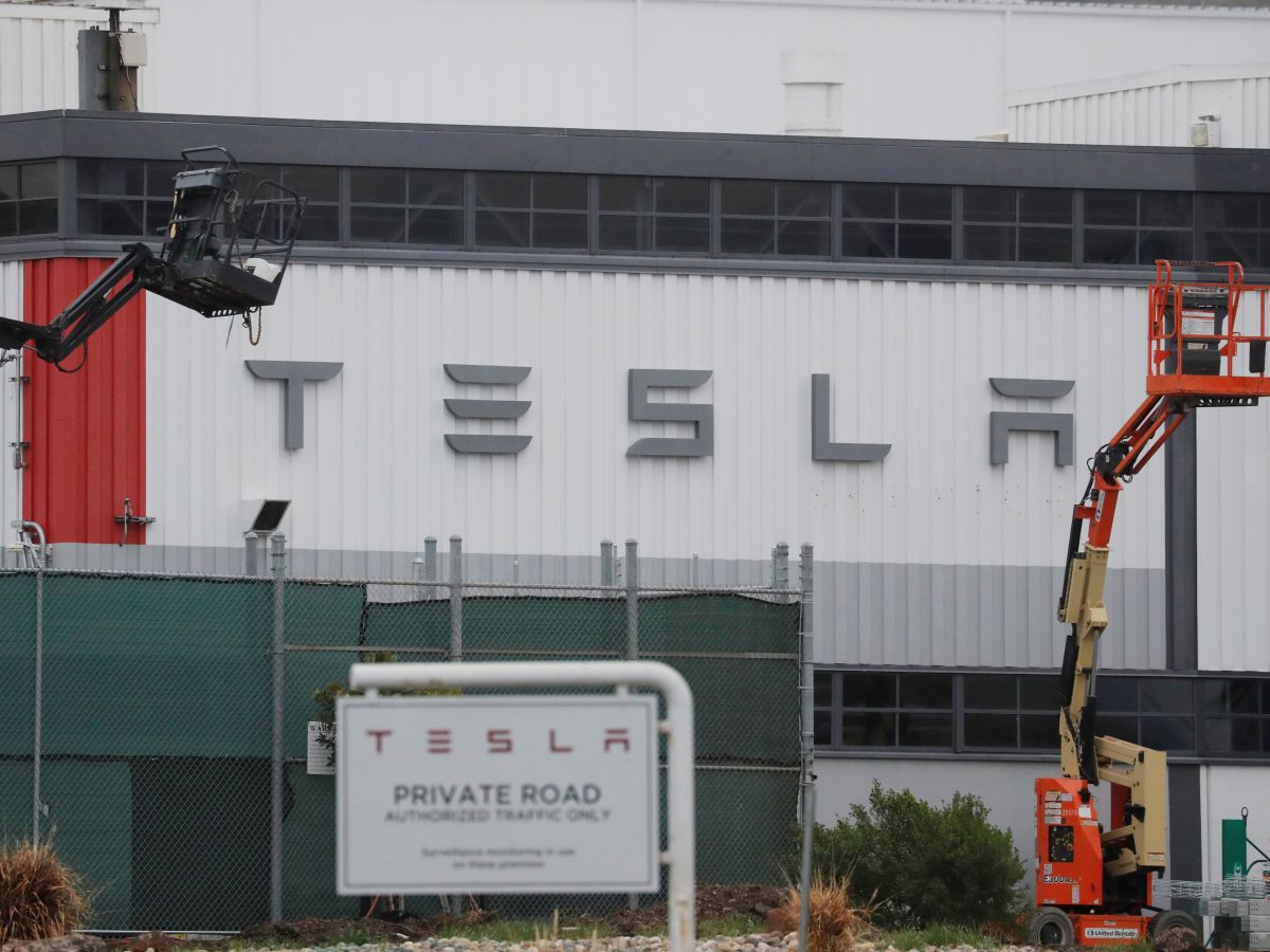tesla obtient l'autorisation de fournir de l'électricité au royaume-uni, marquant une nouvelle étape dans la transition énergétique et l'innovation technologique.