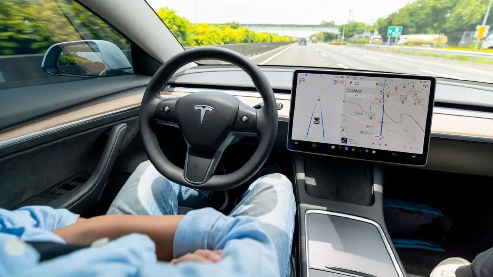 une vidéo dévoile une faille majeure du système full self-driving (fsd) de tesla, mettant en lumière des risques potentiels pour la sécurité des conducteurs.