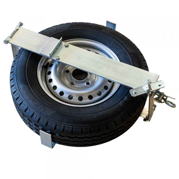 découvrez les défis d'une crevaison sans roue de secours et comment vous préparer efficacement en cas d'urgence sur la route.