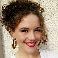 découvrez les risques liés au contrôle technique et à l'utilisation du téléphone au volant, et comment votre assurance auto peut vous protéger.