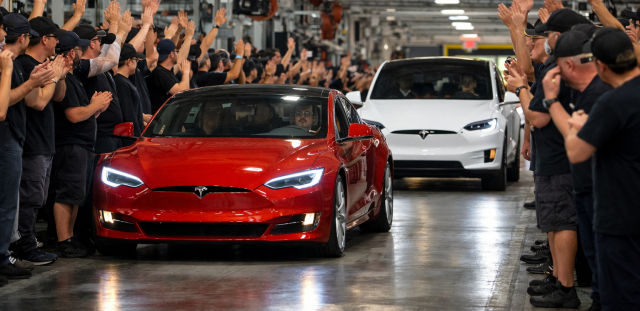 découvrez la fin des model s et model x avec l'édition finale exclusive, célébrant la dernière chance de posséder ces modèles emblématiques de tesla.
