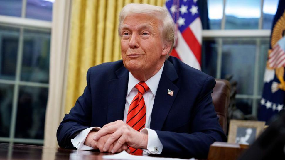 hsbc met en garde : tesla pourrait connaître un effondrement historique de ses actions. découvrez les raisons et les prévisions financières.