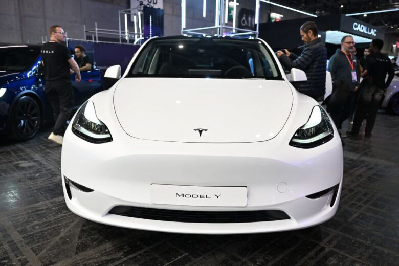 découvrez l'augmentation significative des immatriculations tesla en mars, reflet de la popularité croissante des véhicules électriques.