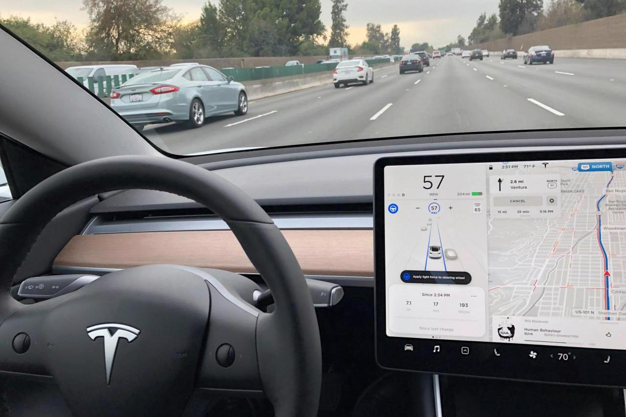 découvrez si la france homologuera bientôt la conduite autonome tesla, comme l'ont déjà fait les pays-bas, et ce que cela signifie pour l'avenir de la mobilité.