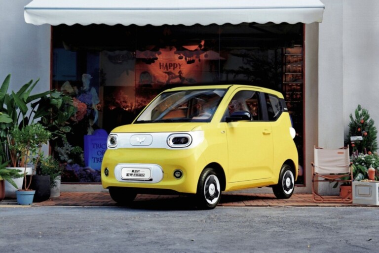 tesla lance un nouveau suv compact en europe à moins de 37 000 €, alliant performance, design moderne et technologie avancée à un prix accessible.