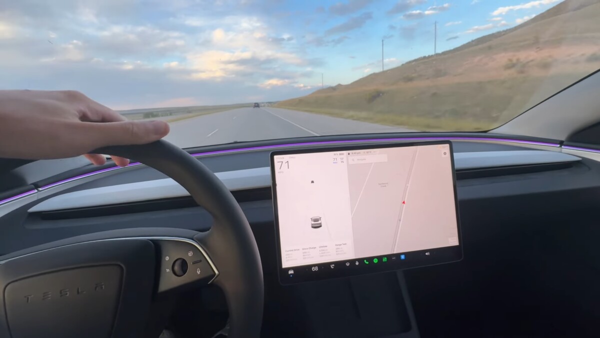 découvrez les causes du décalage entre la production et la demande des tesla neuves abandonnées, et ses impacts sur le marché automobile électrique.