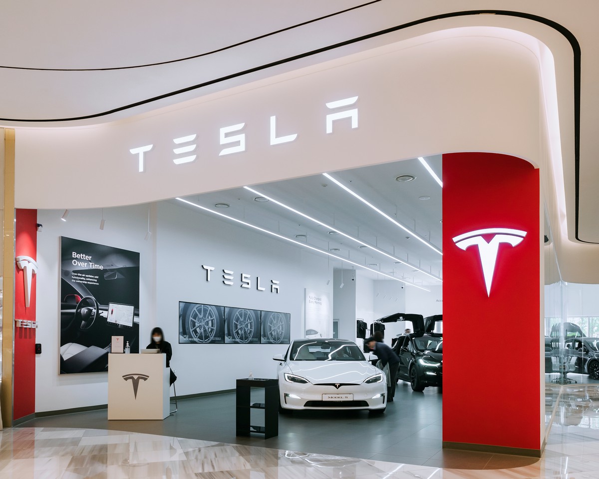 découvrez comment tesla a maintenu une croissance durable de ses ventes en europe en avril, renforçant sa position sur le marché automobile électrique.