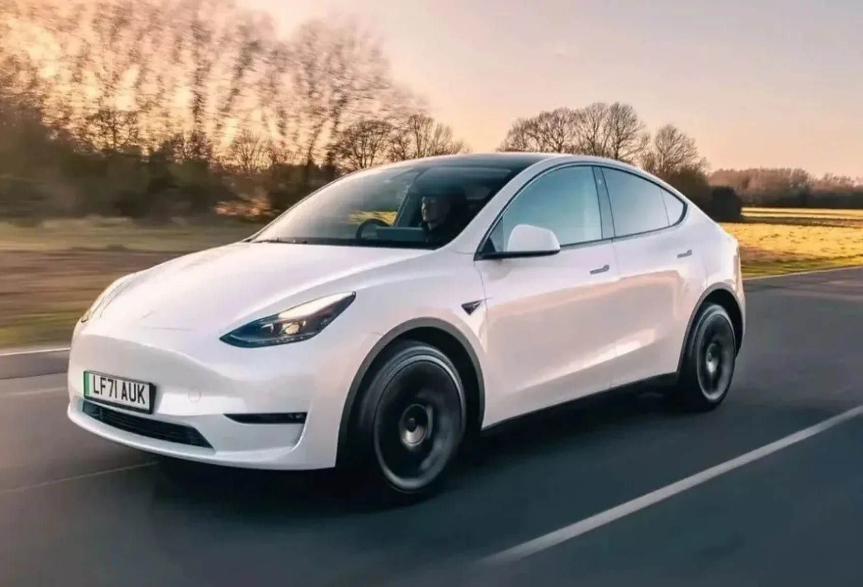 découvrez comment tesla progresse sur un marché clé tandis que byd déçoit, avec une analyse des performances et des perspectives des deux géants de l'automobile électrique.