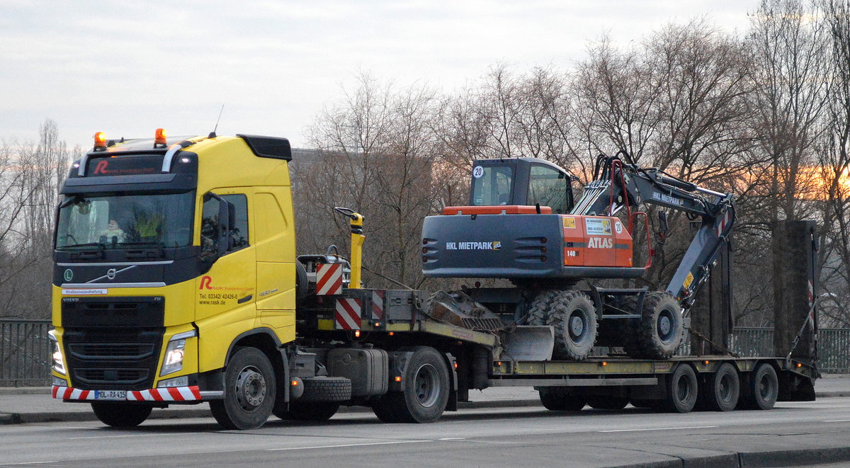 découvrez le camion tesla en europe avec une autonomie impressionnante de 800 km, alliant performance et innovation pour un transport durable.